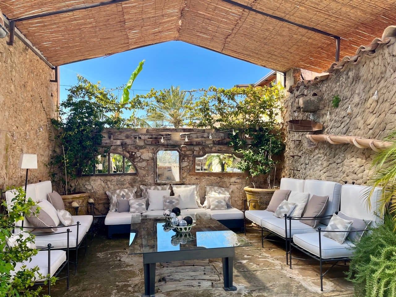 3 bedroom Villa for sale in Consell with pool garage - € 1,650,000 (Ref: 9729790)