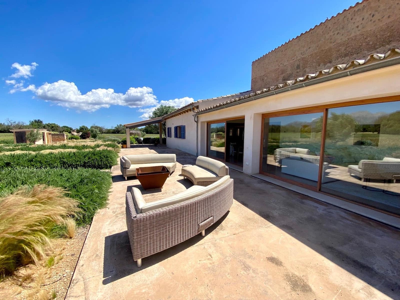 3 bedroom Villa for sale in Binissalem with pool garage - € 3,200,000 (Ref: 9851543)