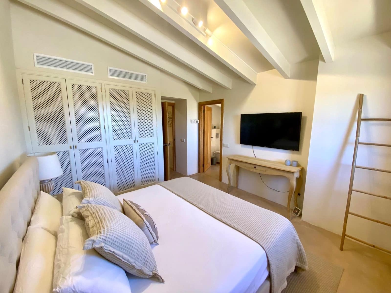 3 bedroom Villa for sale in Binissalem with pool garage - € 3,200,000 (Ref: 9851543)