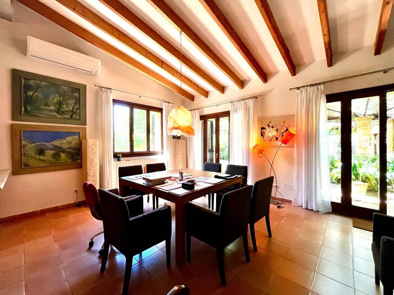 4 bedroom Villa for sale in Sencelles with pool garage - € 1,300,000 (Ref: 9864063)