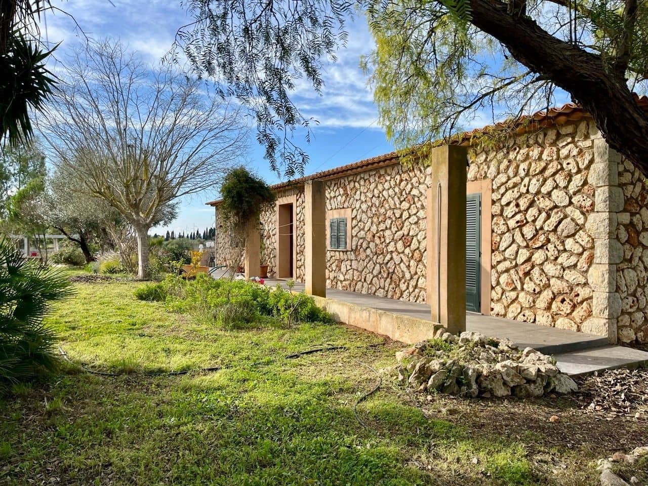 4 bedroom Villa for sale in Sencelles with pool - € 1,295,000 (Ref: 9880593)