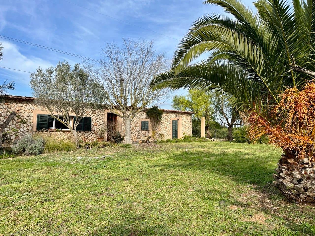 4 bedroom Villa for sale in Sencelles with pool - € 1,295,000 (Ref: 9880593)