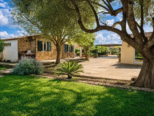 3 soveværelse Villa til salg i Santa María del Camí med swimmingpool garage - € 695.000 (Ref: 9990219)