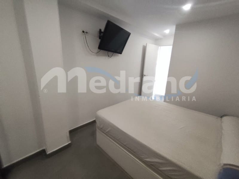 Appartement de 2 chambres à louer à Benidorm avec piscine garage - 950 € (Ref: 10130259)