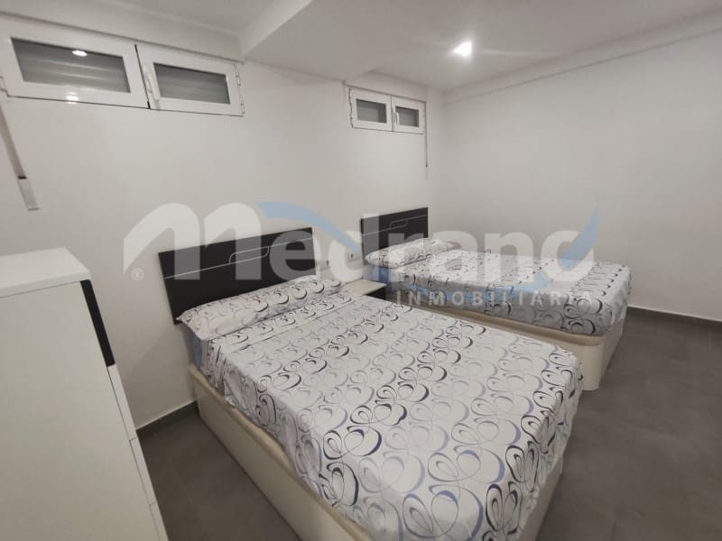 Appartement de 2 chambres à louer à Benidorm avec piscine garage - 950 € (Ref: 10130259)