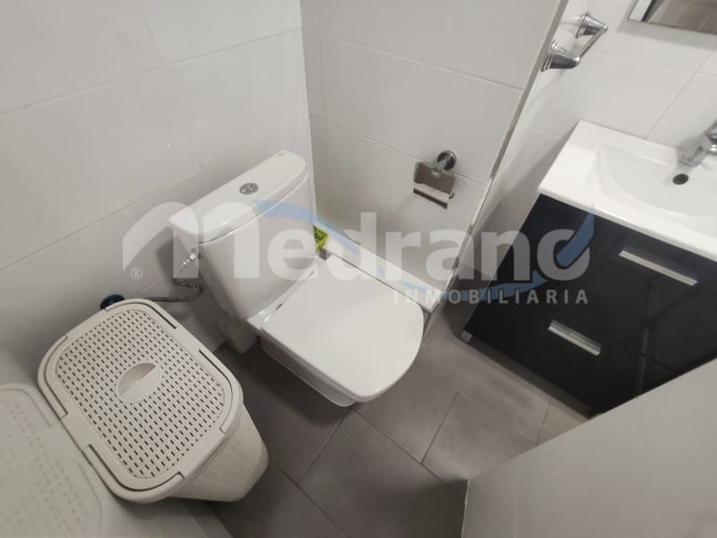 Appartement de 2 chambres à louer à Benidorm avec piscine garage - 950 € (Ref: 10130259)