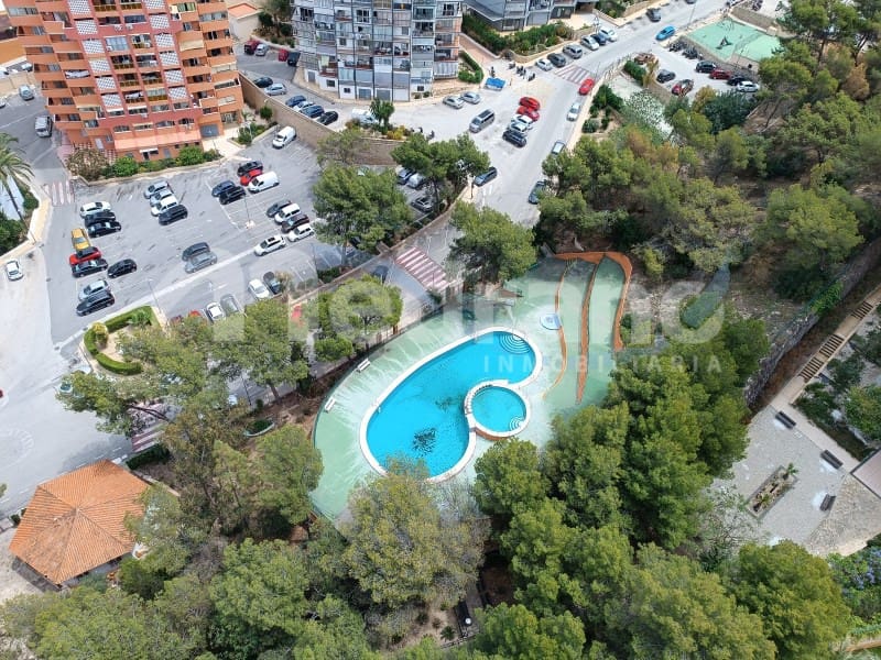Appartement de 2 chambres à louer à Benidorm avec piscine garage - 950 € (Ref: 10130259)