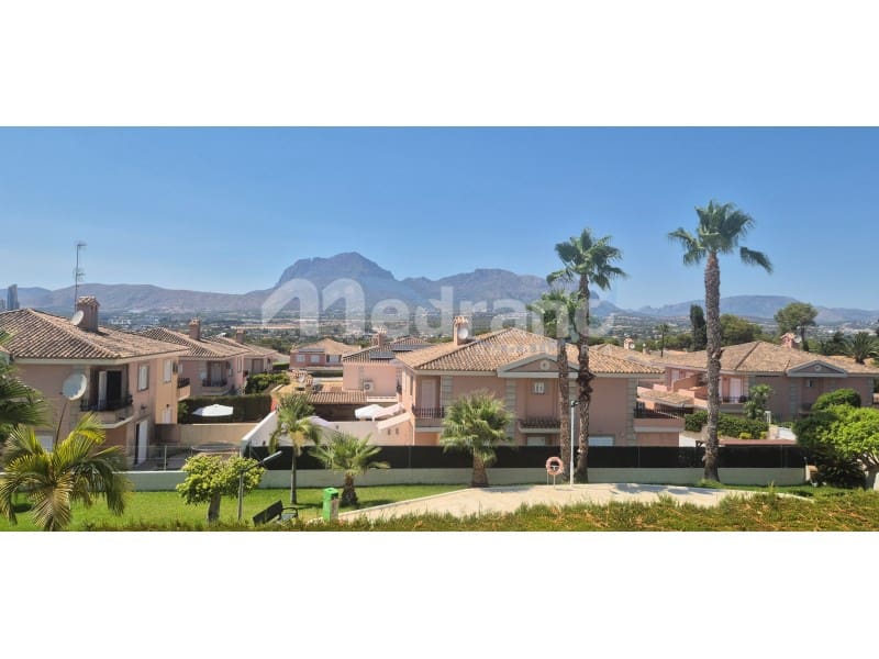 4 bedroom Villa for sale in Benidorm with pool garage - € 535,000 (Ref: 10130264)