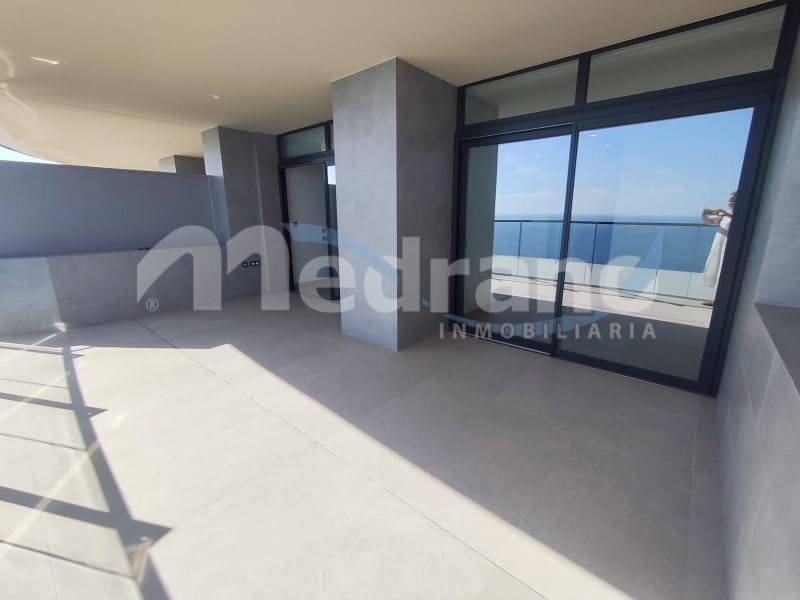 2 soverom Leilighet til leie i Benidorm med svømmebasseng garasje - € 3 000 (Ref: 10130276)