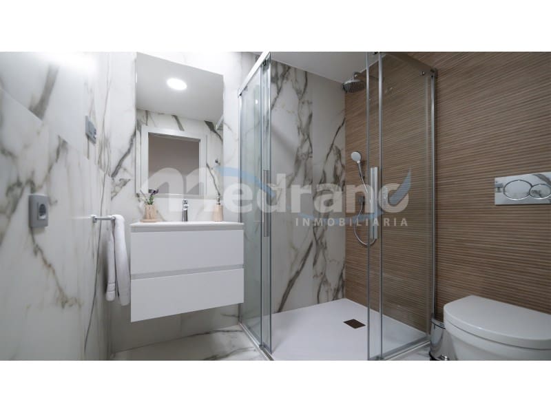 2 soverom Leilighet til leie i Benidorm med svømmebasseng garasje - € 3 000 (Ref: 10130276)