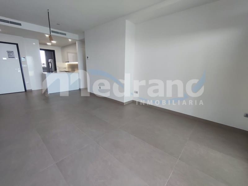 2 soverom Leilighet til leie i Benidorm med svømmebasseng garasje - € 3 000 (Ref: 10130276)