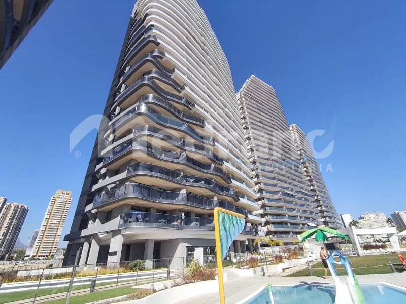 2 soverom Leilighet til leie i Benidorm med svømmebasseng garasje - € 3 000 (Ref: 10130276)