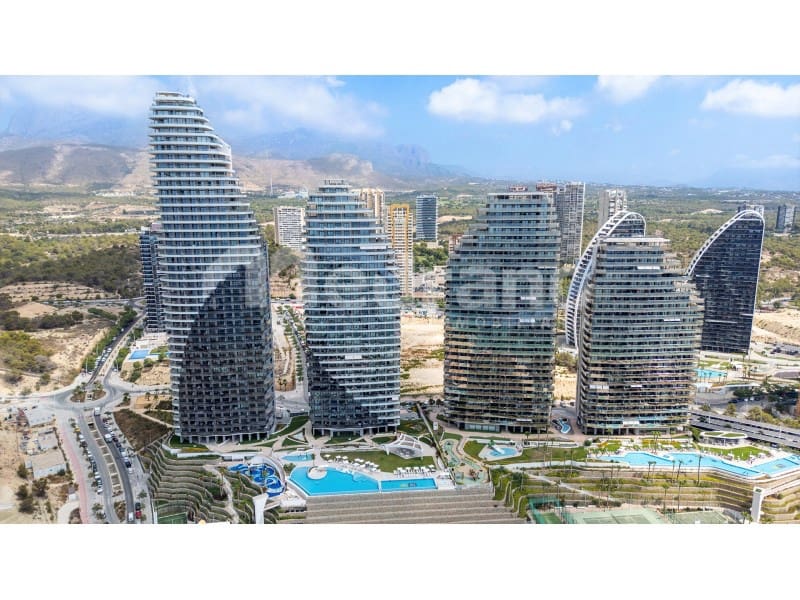 2 soverom Leilighet til leie i Benidorm med svømmebasseng garasje - € 3 000 (Ref: 10130276)