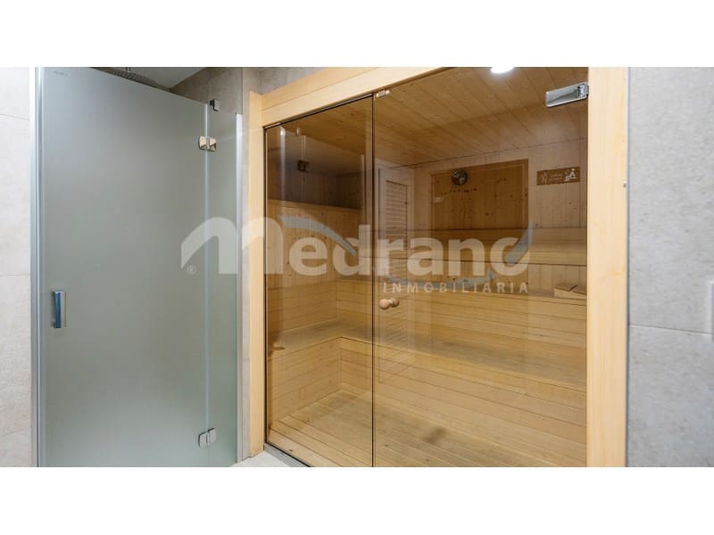 2 soverom Leilighet til leie i Benidorm med svømmebasseng garasje - € 3 000 (Ref: 10130276)