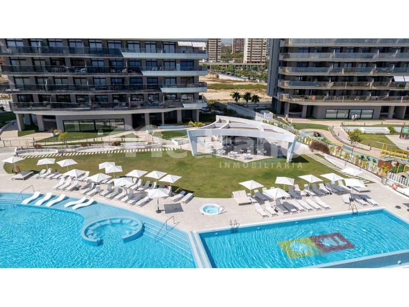 2 soverom Leilighet til leie i Benidorm med svømmebasseng garasje - € 3 000 (Ref: 10130276)