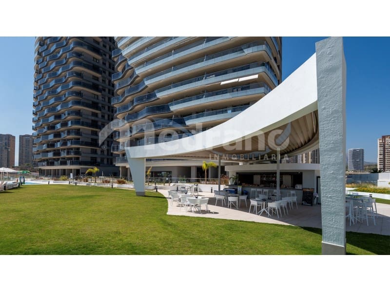 2 soverom Leilighet til leie i Benidorm med svømmebasseng garasje - € 3 000 (Ref: 10130276)