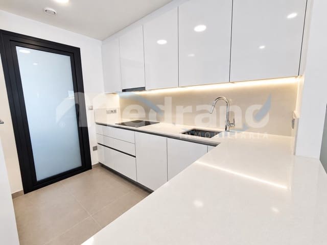 2 bedroom Flat for rent in Playa Poniente, Benidorm with pool garage - € 3,000 (Ref: 10130276)