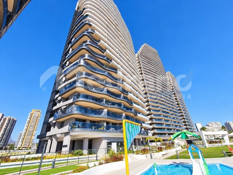 2 bedroom Flat for rent in Benidorm with pool garage - € 3,000 (Ref: 10130276)