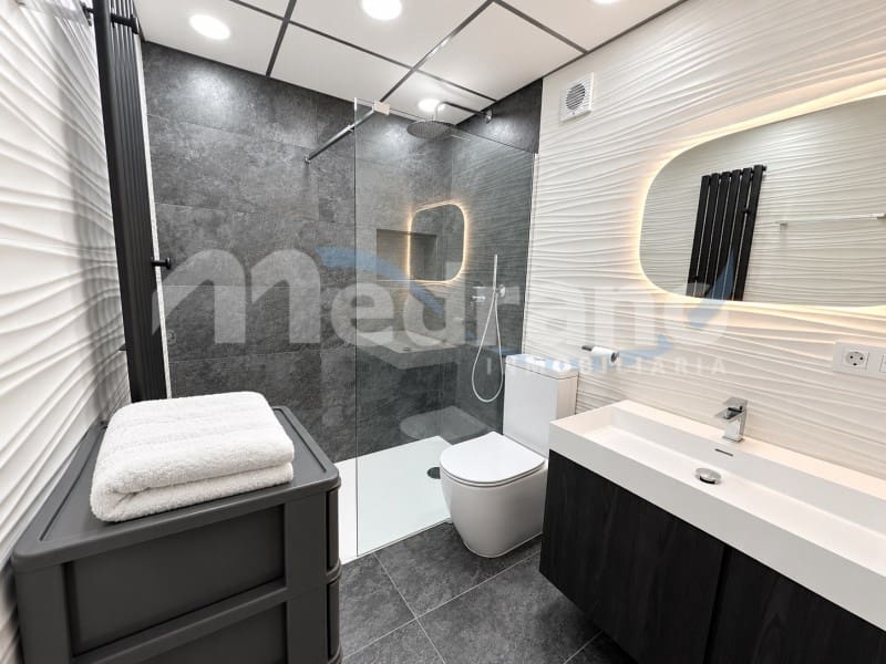 Appartement de 2 chambres à louer à Benidorm avec piscine garage - 1 600 € (Ref: 10130277)