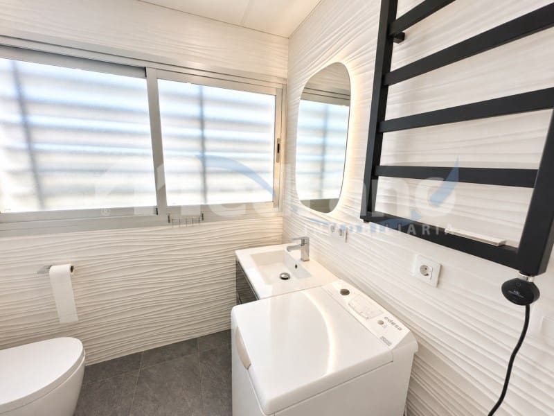 Appartement de 2 chambres à louer à Benidorm avec piscine garage - 1 600 € (Ref: 10130277)