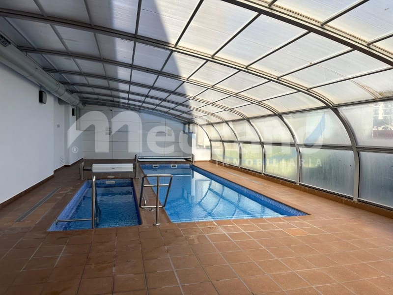 Appartement de 2 chambres à louer à Benidorm avec piscine garage - 1 600 € (Ref: 10130277)