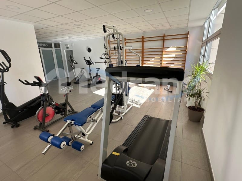 Appartement de 2 chambres à louer à Benidorm avec piscine garage - 1 600 € (Ref: 10130277)