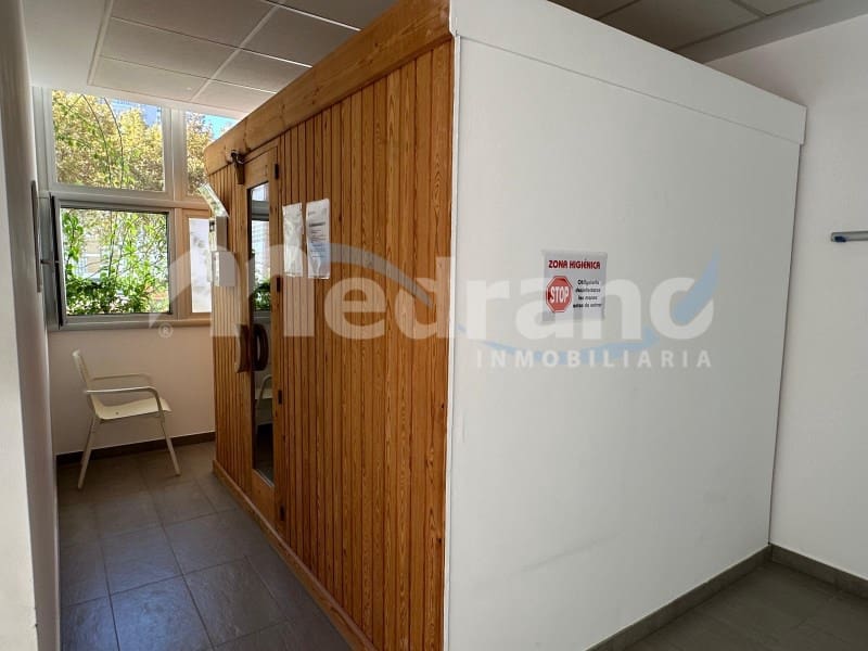 Appartement de 2 chambres à louer à Benidorm avec piscine garage - 1 600 € (Ref: 10130277)