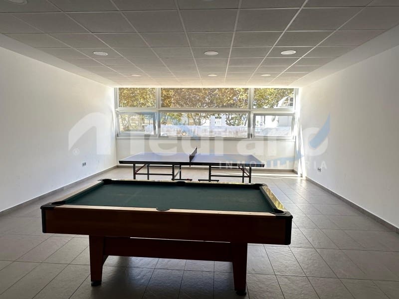 Appartement de 2 chambres à louer à Benidorm avec piscine garage - 1 600 € (Ref: 10130277)