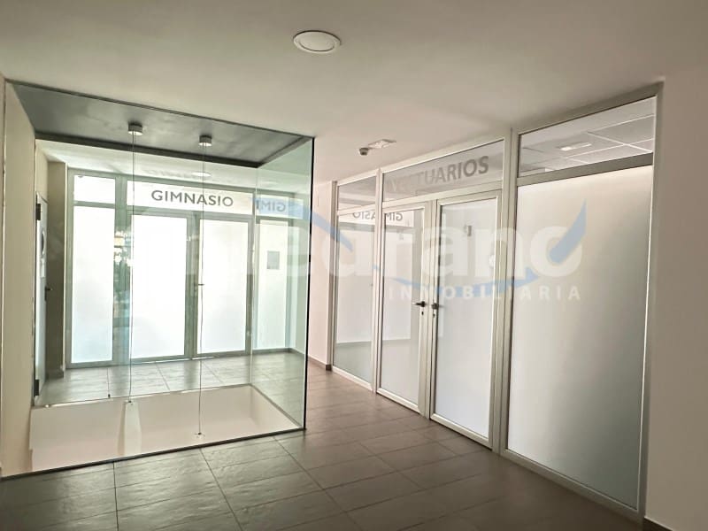 Appartement de 2 chambres à louer à Benidorm avec piscine garage - 1 600 € (Ref: 10130277)