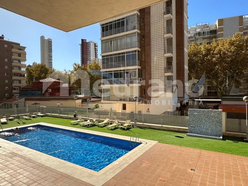 Appartement de 2 chambres à louer à Benidorm avec piscine garage - 1 600 € (Ref: 10130277)