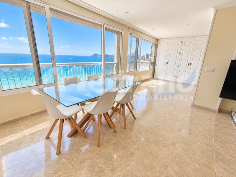 Piso de 2 habitaciones en Benidorm en venta con piscina garaje - 465.000 € (Ref: 10130278)