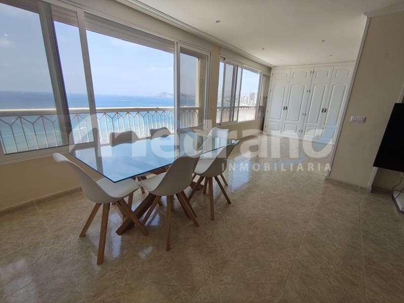 Piso de 2 habitaciones en Benidorm en venta con piscina garaje - 465.000 € (Ref: 10130278)