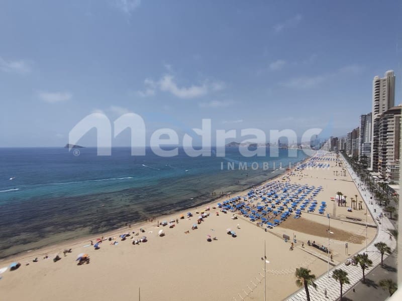 Piso de 2 habitaciones en Benidorm en venta con piscina garaje - 465.000 € (Ref: 10130278)
