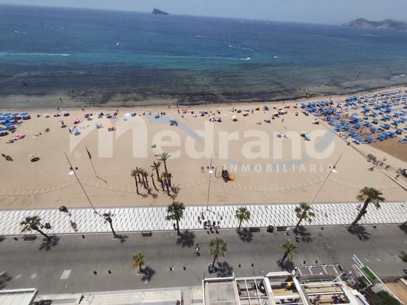 Piso de 2 habitaciones en Benidorm en venta con piscina garaje - 465.000 € (Ref: 10130278)