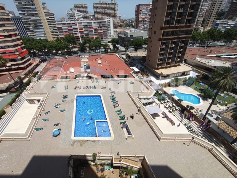 Piso de 2 habitaciones en Benidorm en venta con piscina garaje - 465.000 € (Ref: 10130278)