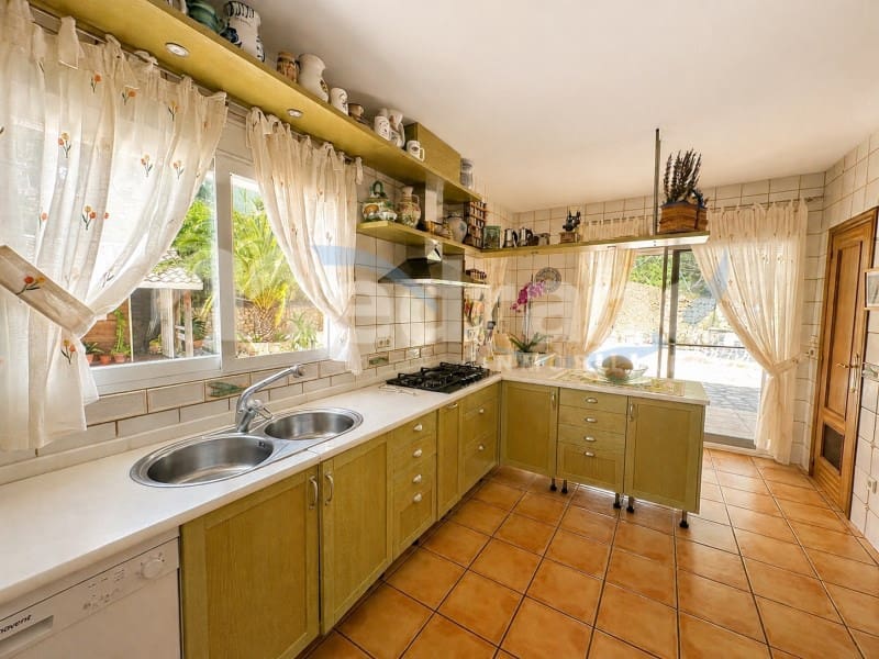Chalet de 5 habitaciones en Benidorm en venta con piscina garaje - 1.400.000 € (Ref: 10131400)