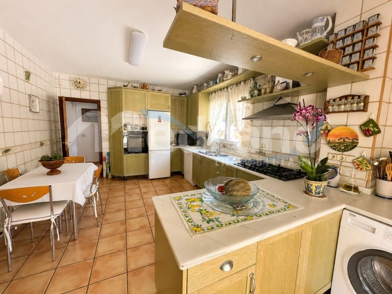 Chalet de 5 habitaciones en Benidorm en venta con piscina garaje - 1.400.000 € (Ref: 10131400)