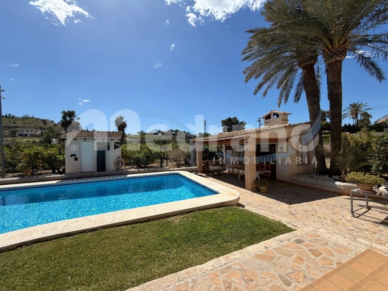 5 bedroom Villa for sale in Altea with pool garage - € 1,990,000 (Ref: 10131401)