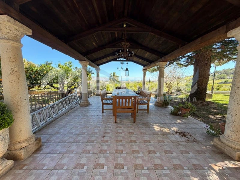 5 bedroom Villa for sale in Altea with pool garage - € 1,990,000 (Ref: 10131401)