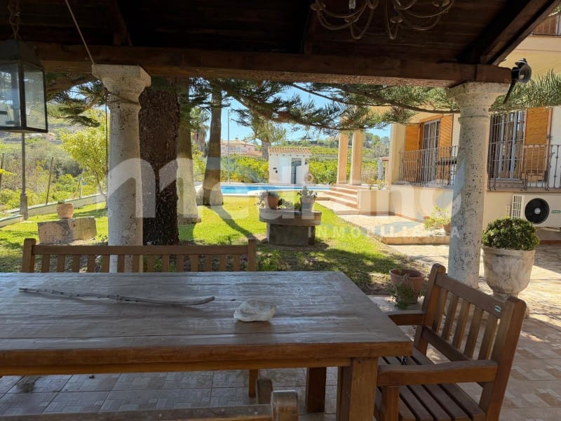 5 bedroom Villa for sale in Altea with pool garage - € 1,990,000 (Ref: 10131401)