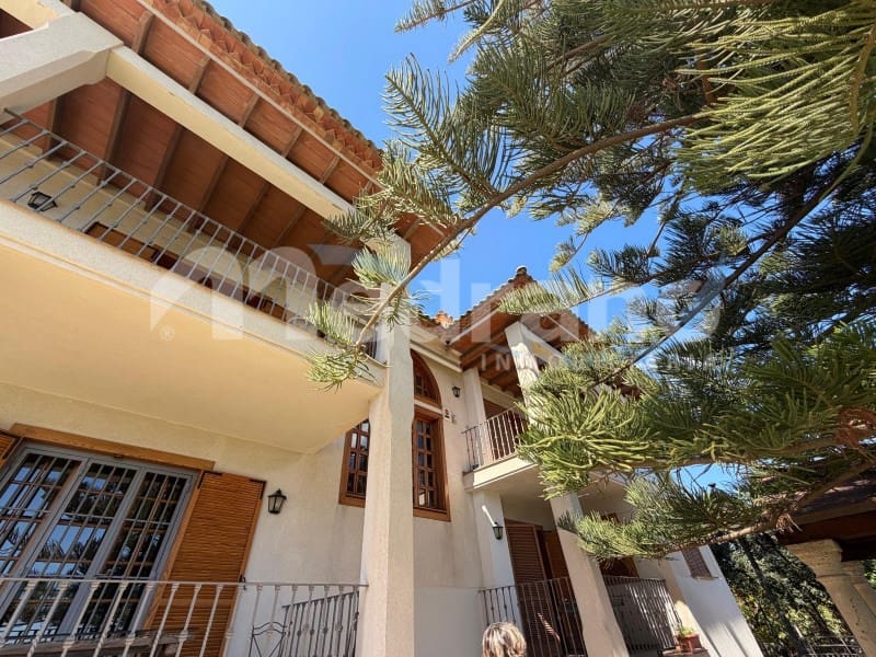 5 bedroom Villa for sale in Altea with pool garage - € 1,990,000 (Ref: 10131401)