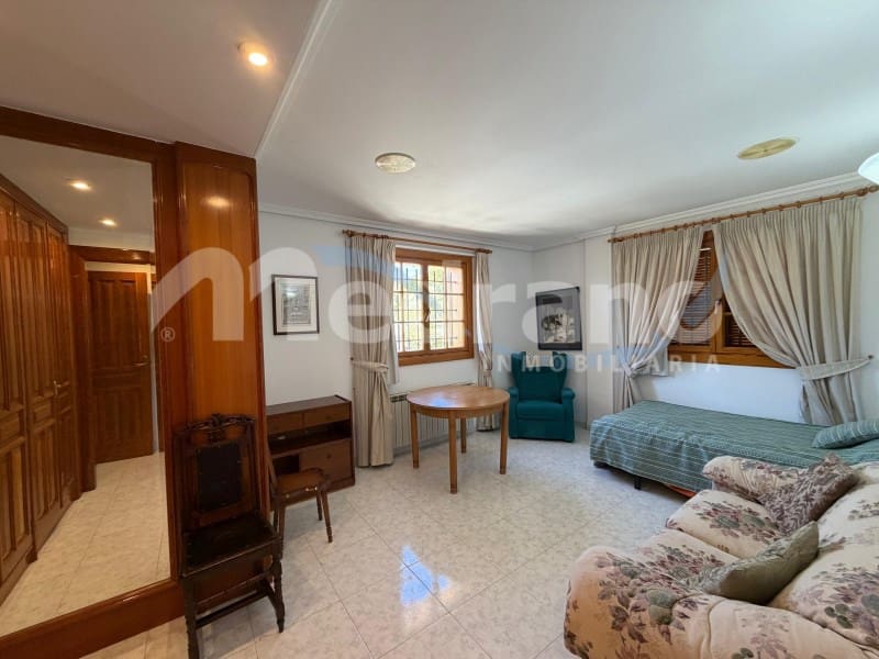 5 bedroom Villa for sale in Altea with pool garage - € 1,990,000 (Ref: 10131401)