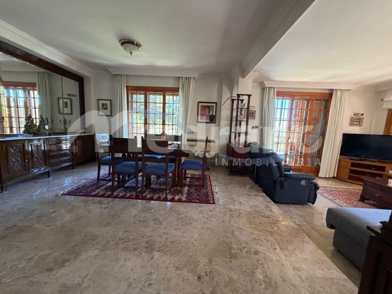 5 bedroom Villa for sale in Altea with pool garage - € 1,990,000 (Ref: 10131401)