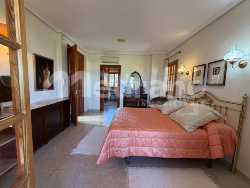 5 bedroom Villa for sale in Altea with pool garage - € 1,990,000 (Ref: 10131401)