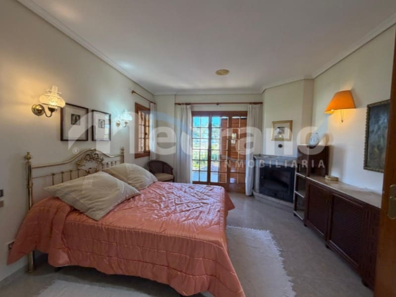 5 bedroom Villa for sale in Altea with pool garage - € 1,990,000 (Ref: 10131401)