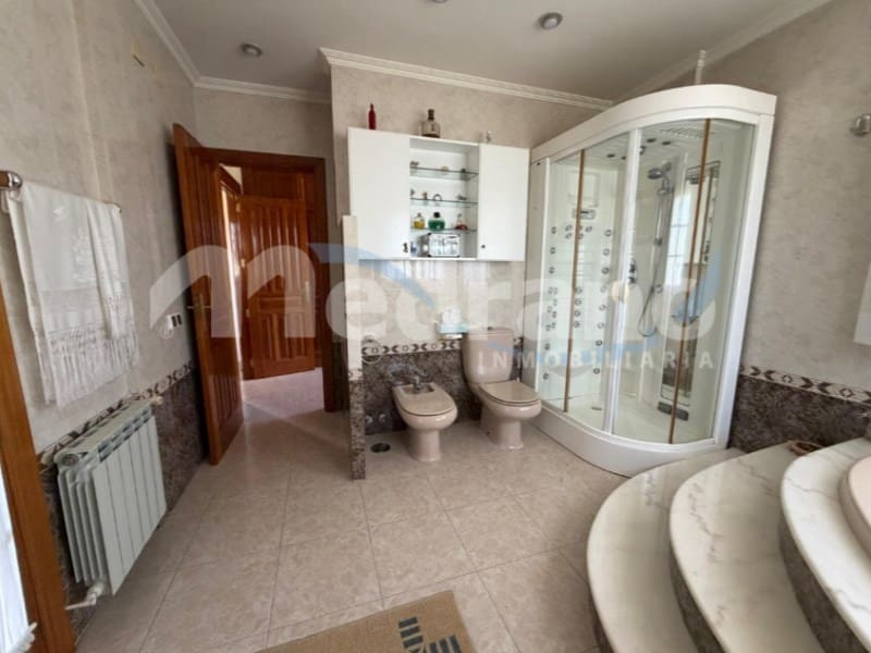 5 bedroom Villa for sale in Altea with pool garage - € 1,990,000 (Ref: 10131401)