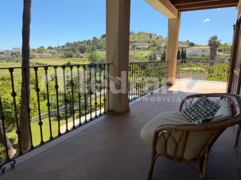 5 bedroom Villa for sale in Altea with pool garage - € 1,990,000 (Ref: 10131401)