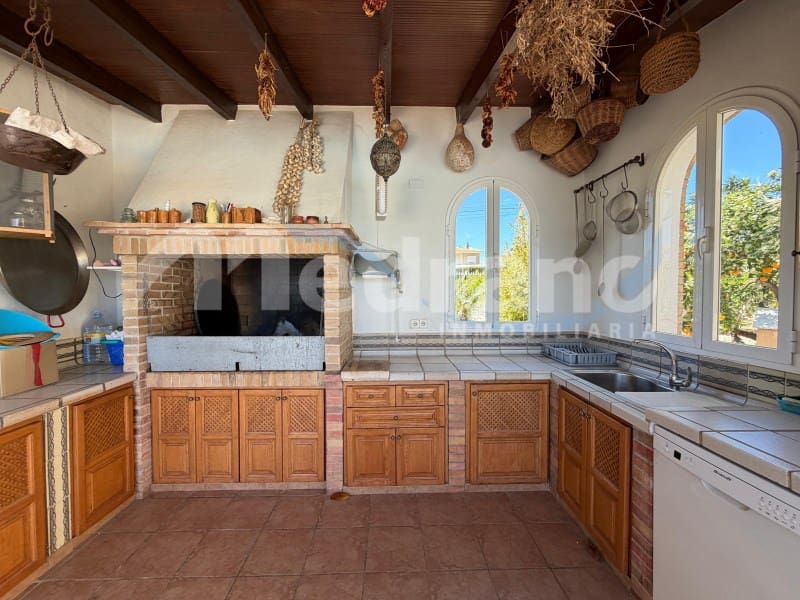 5 bedroom Villa for sale in Altea with pool garage - € 1,990,000 (Ref: 10131401)