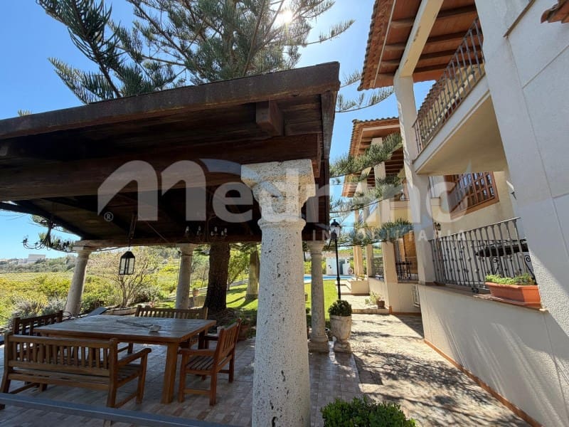 5 bedroom Villa for sale in Altea with pool garage - € 1,990,000 (Ref: 10131401)