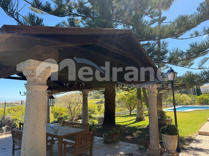 5 bedroom Villa for sale in Altea with pool garage - € 1,990,000 (Ref: 10131401)